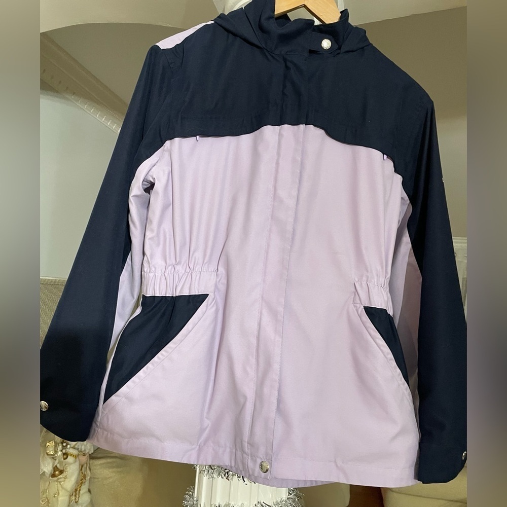 LIZGoLF by Lize Claiborne women’s size Small two - tone jacket with Hood.